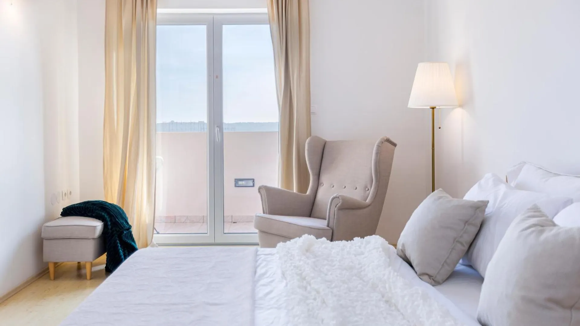 Sunny Apartment Aurora Πούλα